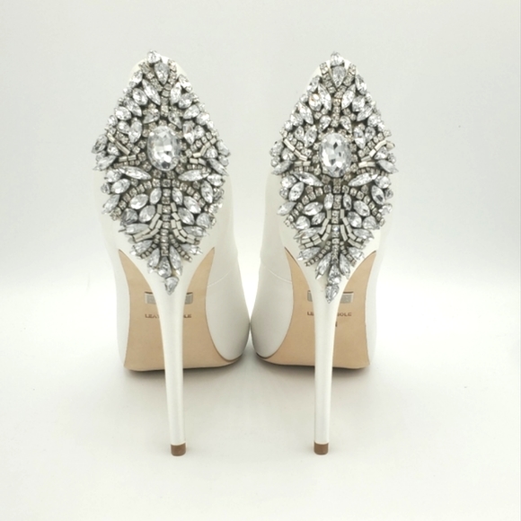 Badgley Mischka Kiara, White, NIB - Picture 10 of 13